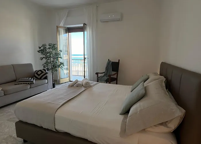 Casa Roberta With Balcony And Sea View